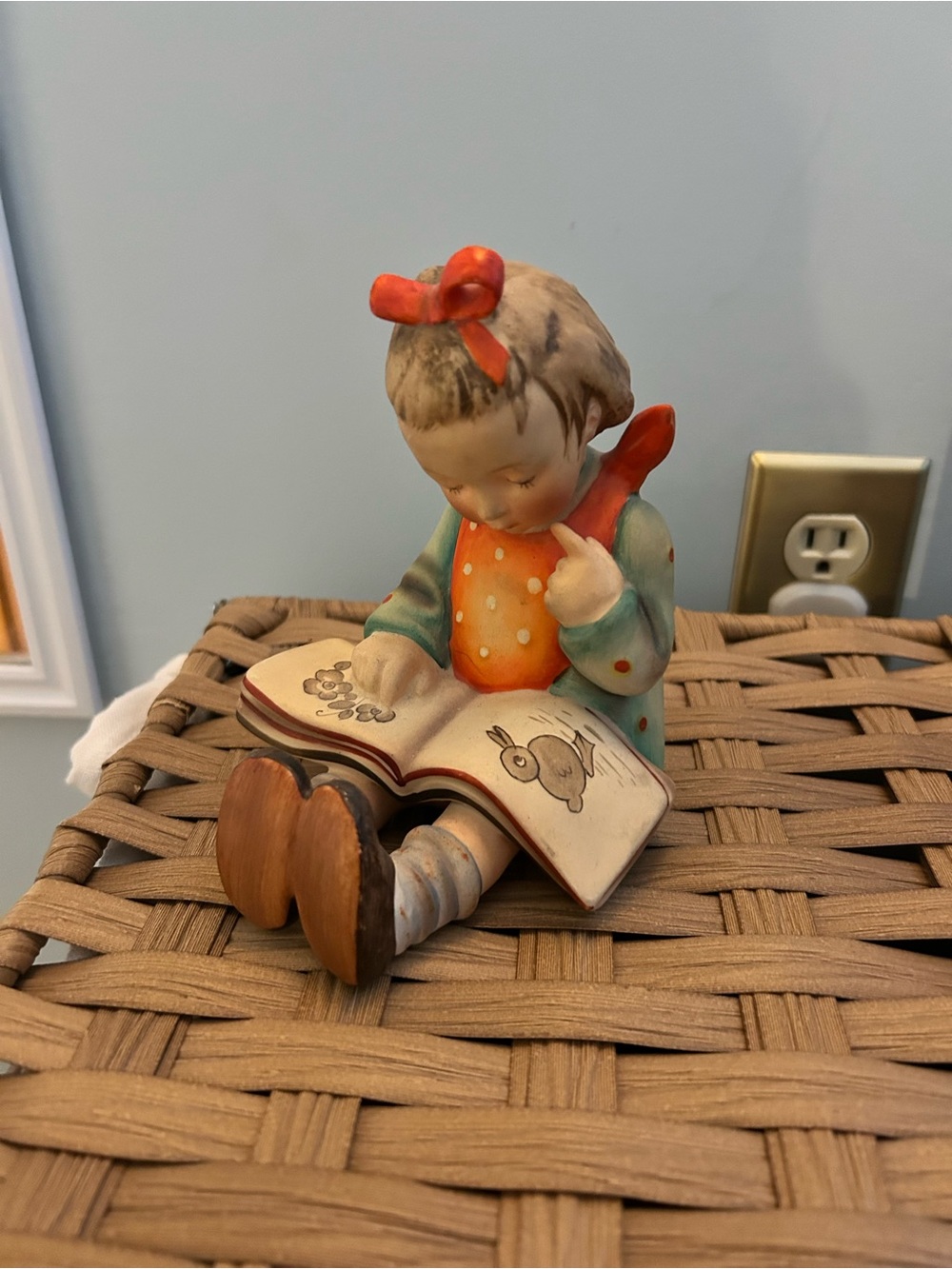 Hummel Goeble “Bookworm” figure